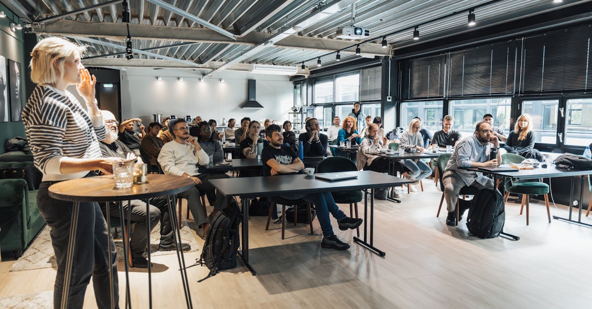 Implementing Agile Practices to Foster Better Team Collaboration